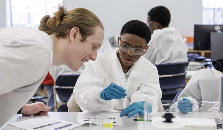 Researcher for a Day: St. Louis children get up-close look at cutting-edge science