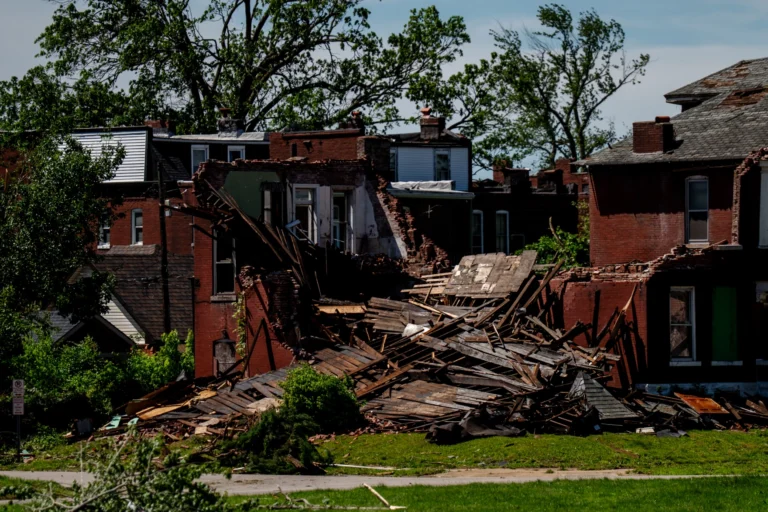 WashU project to analyze environmental health of St. Louis neighborhoods impacted by tornado